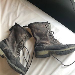Roxy combat boots